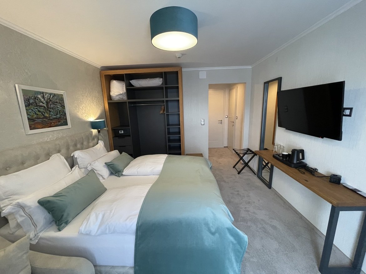Doppelzimmer mit Zustellbett – Ansicht 3