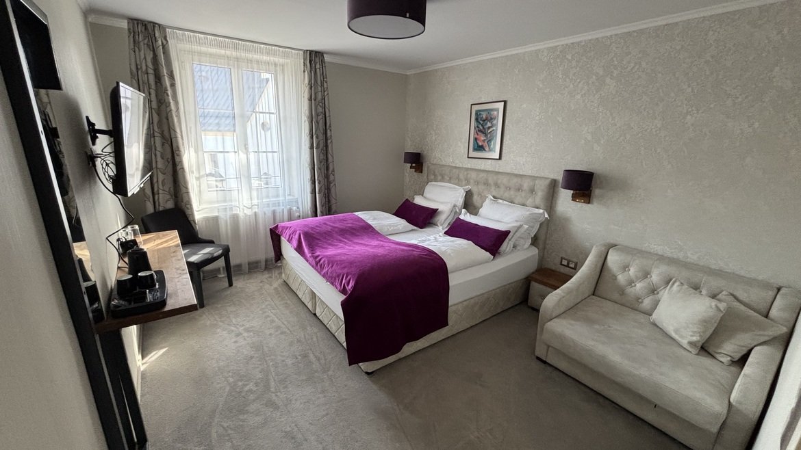 Doppelzimmer mit Zustellbett – Ansicht 4